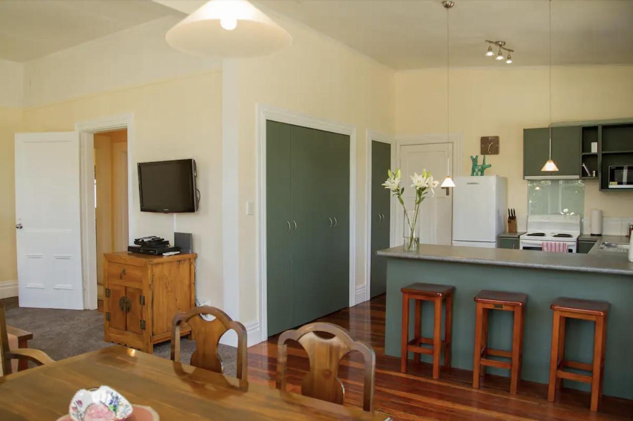 The Green Villa Martinborough Bagian luar foto